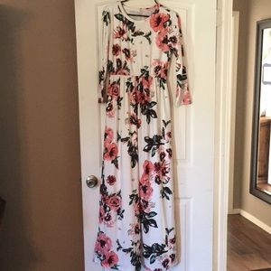 Floral maxi dress!